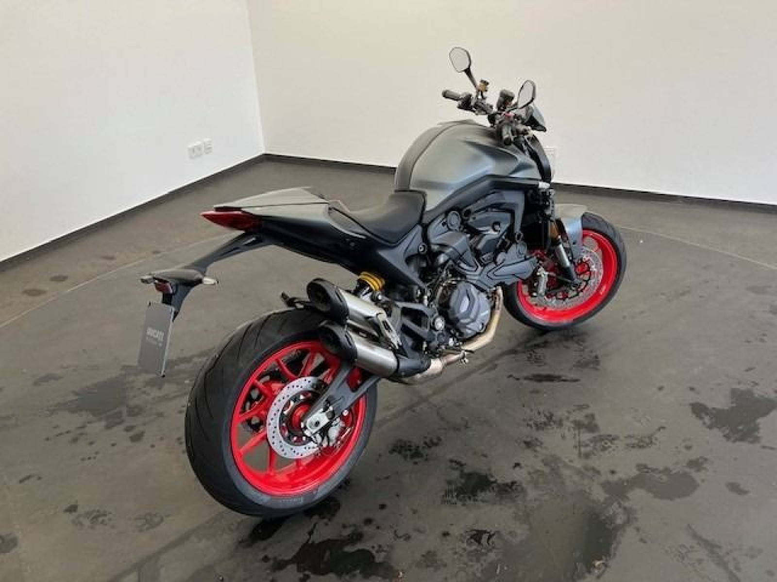 Ducati - Monster +_3