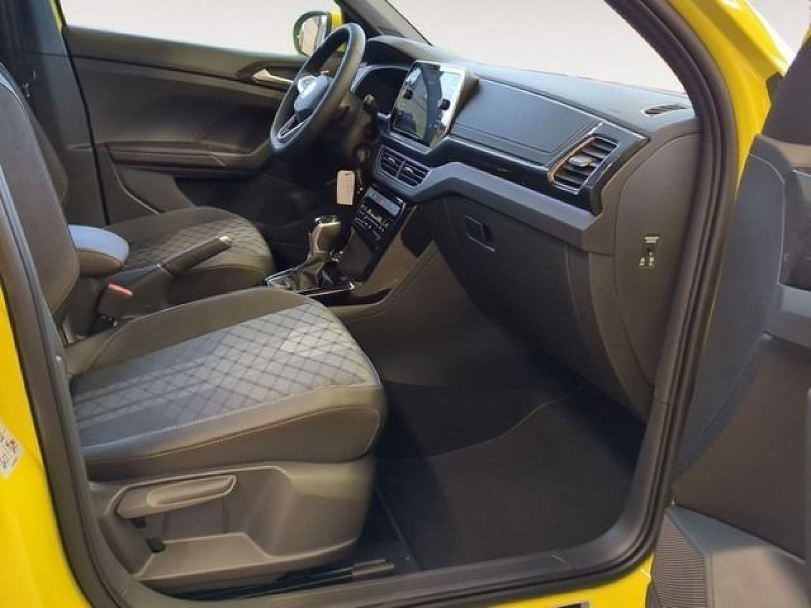Volkswagen - T-Cross_13
