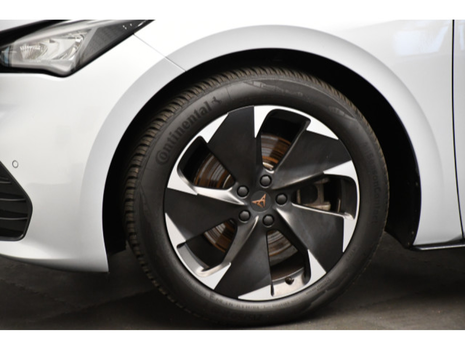 Cupra - Born_12