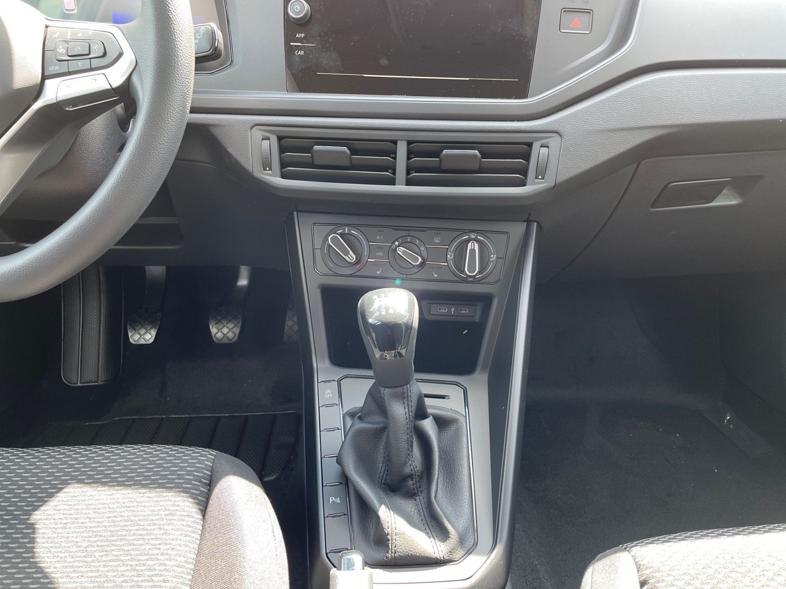 Volkswagen - Polo_12
