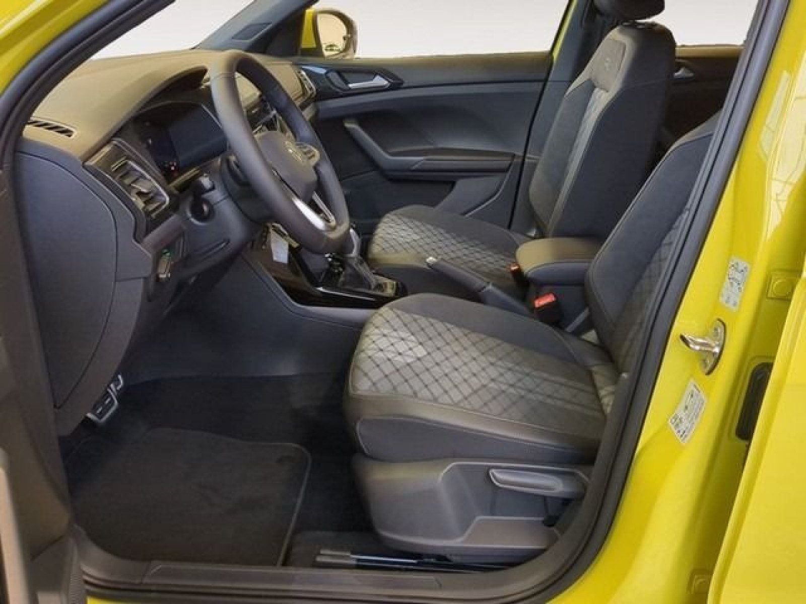Volkswagen - T-Cross_11