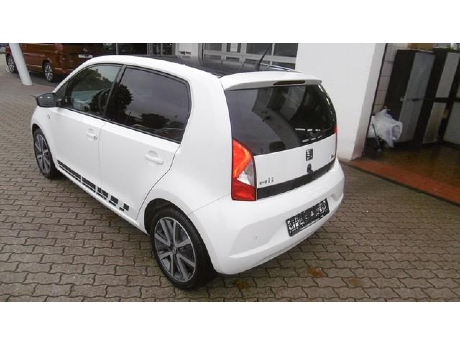 diagonalansicht-hinten-aussen