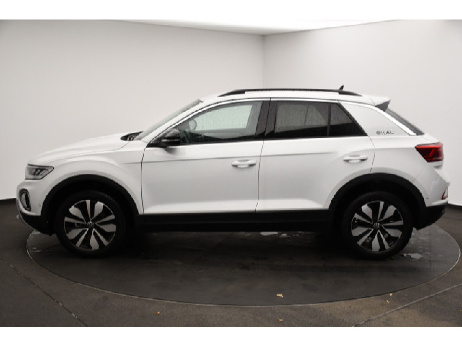 Volkswagen - T-Roc_16