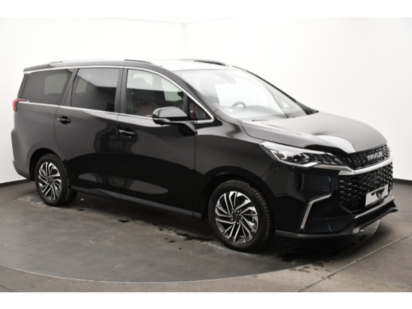 diagonal-frontansicht-aussen