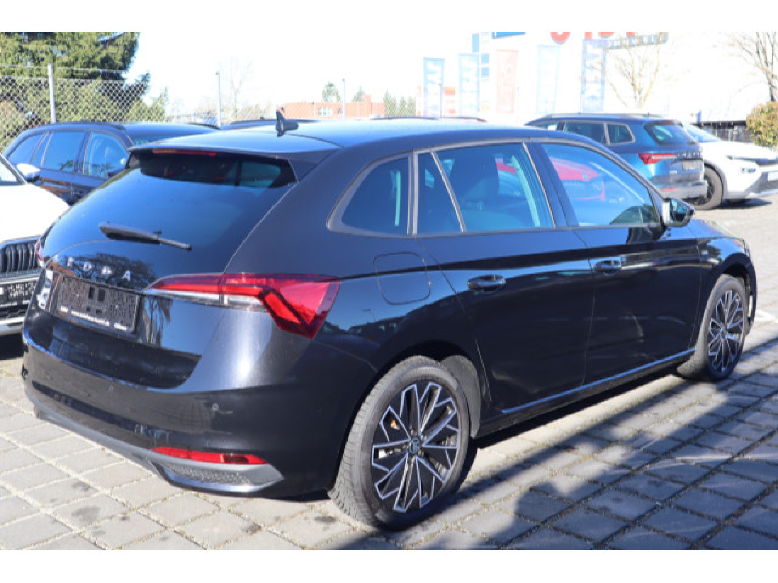 diagonalansicht-hinten-aussen