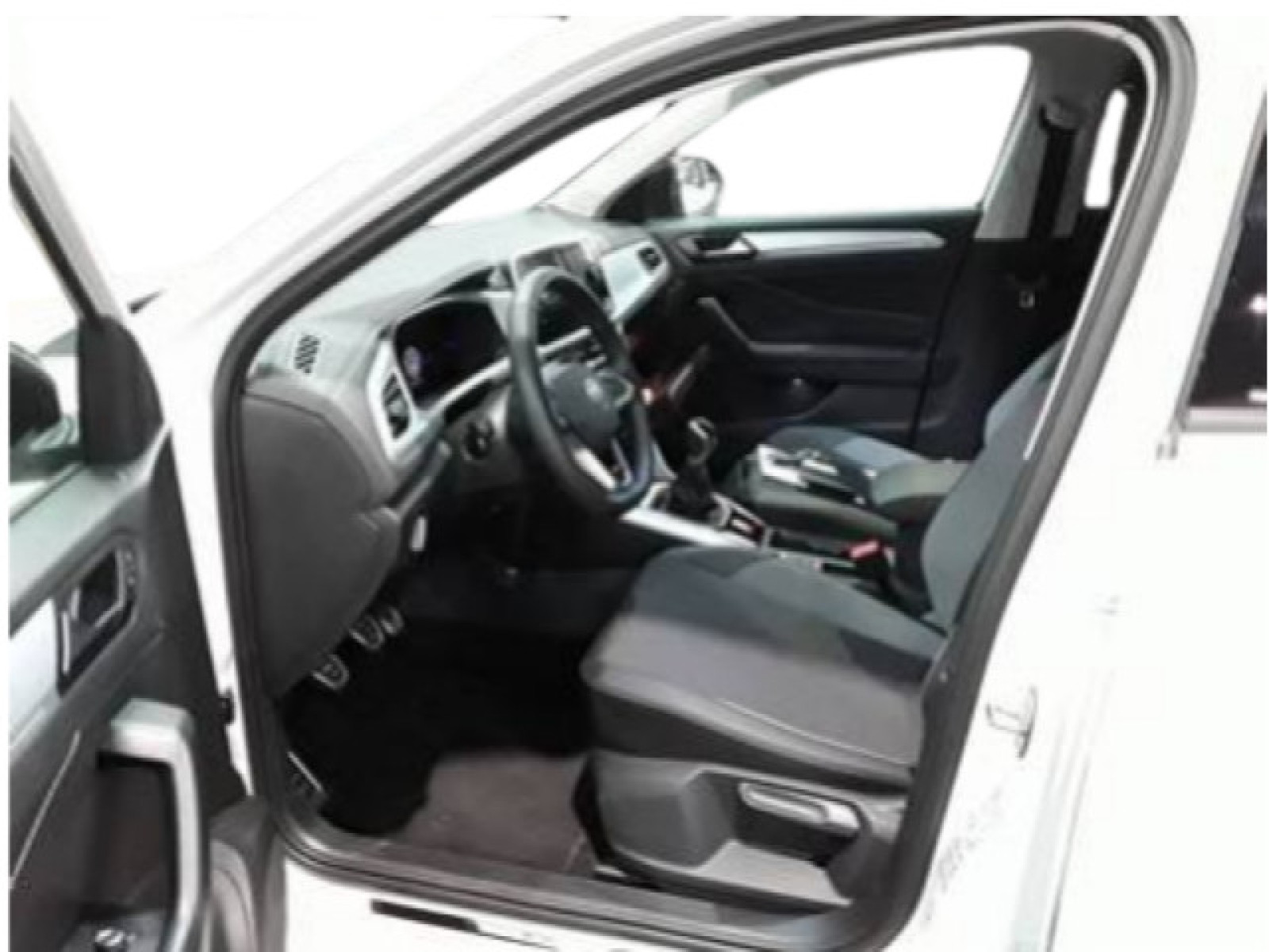 Volkswagen - T-Roc_4