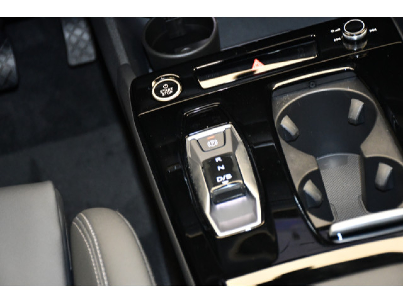 Audi - Q6 SUV e-tron_7