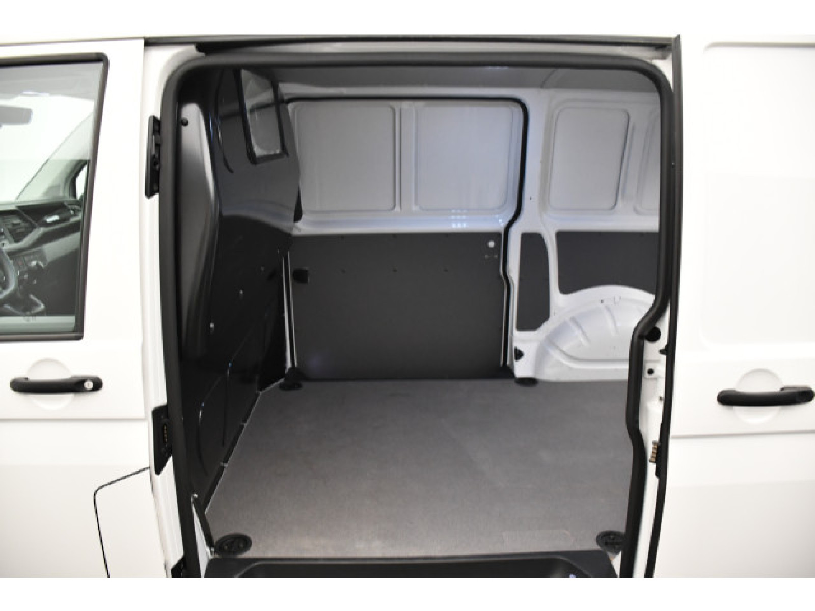 Volkswagen - T6.1 Transporter_8