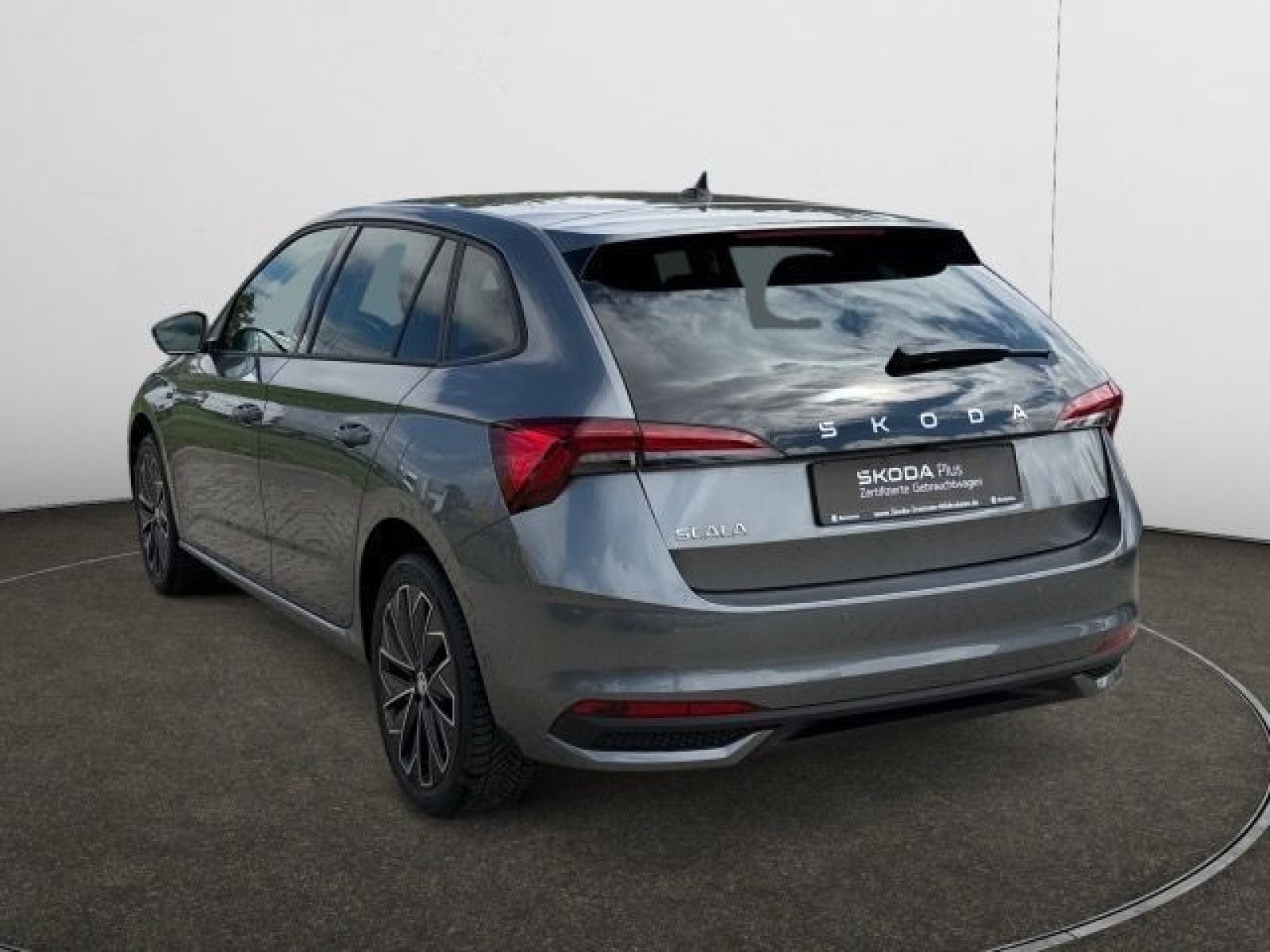 Škoda - Scala_3