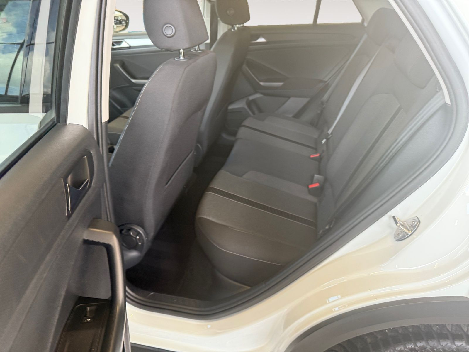Volkswagen - T-Roc_14