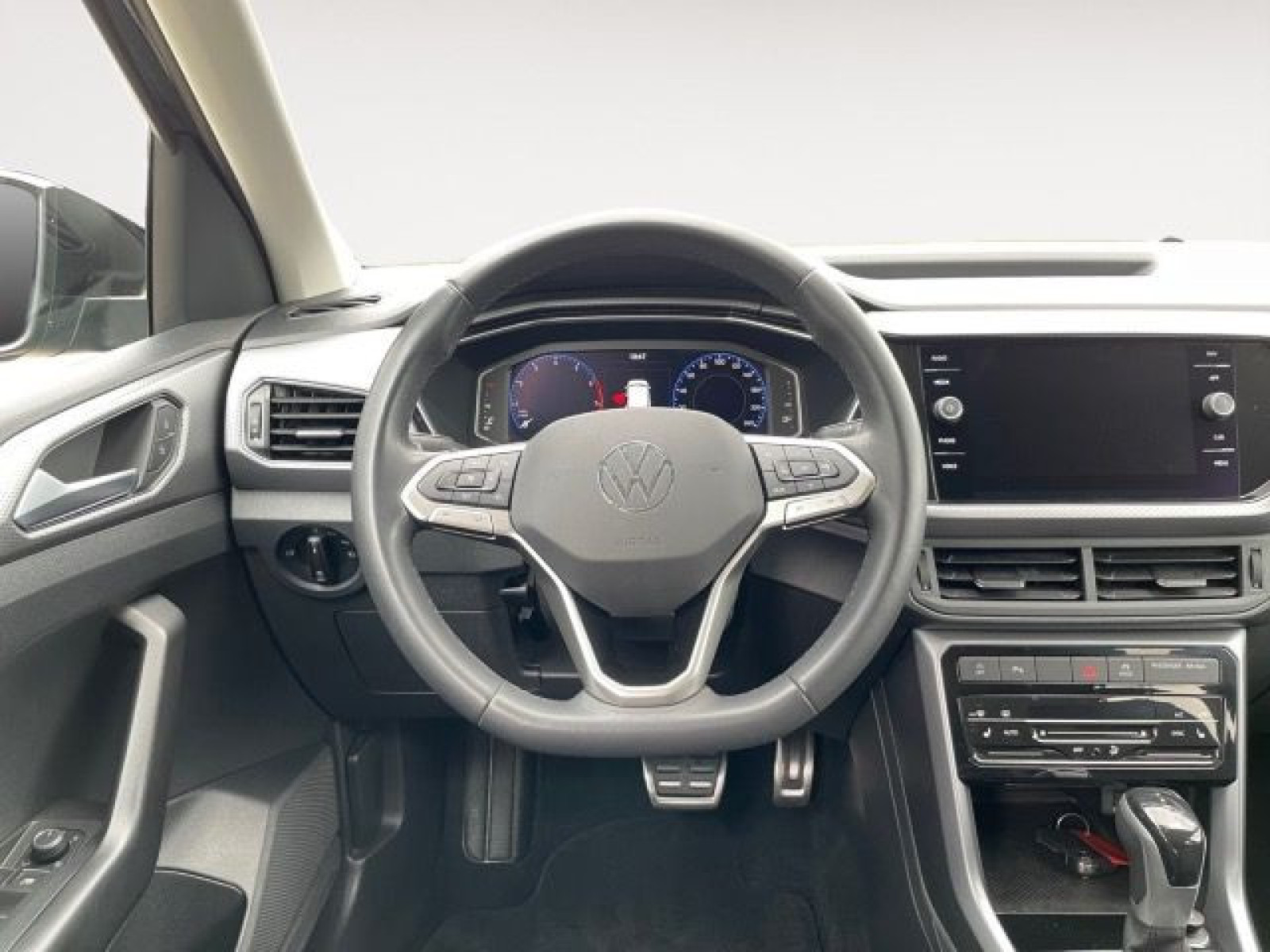 Volkswagen - T-Cross_12