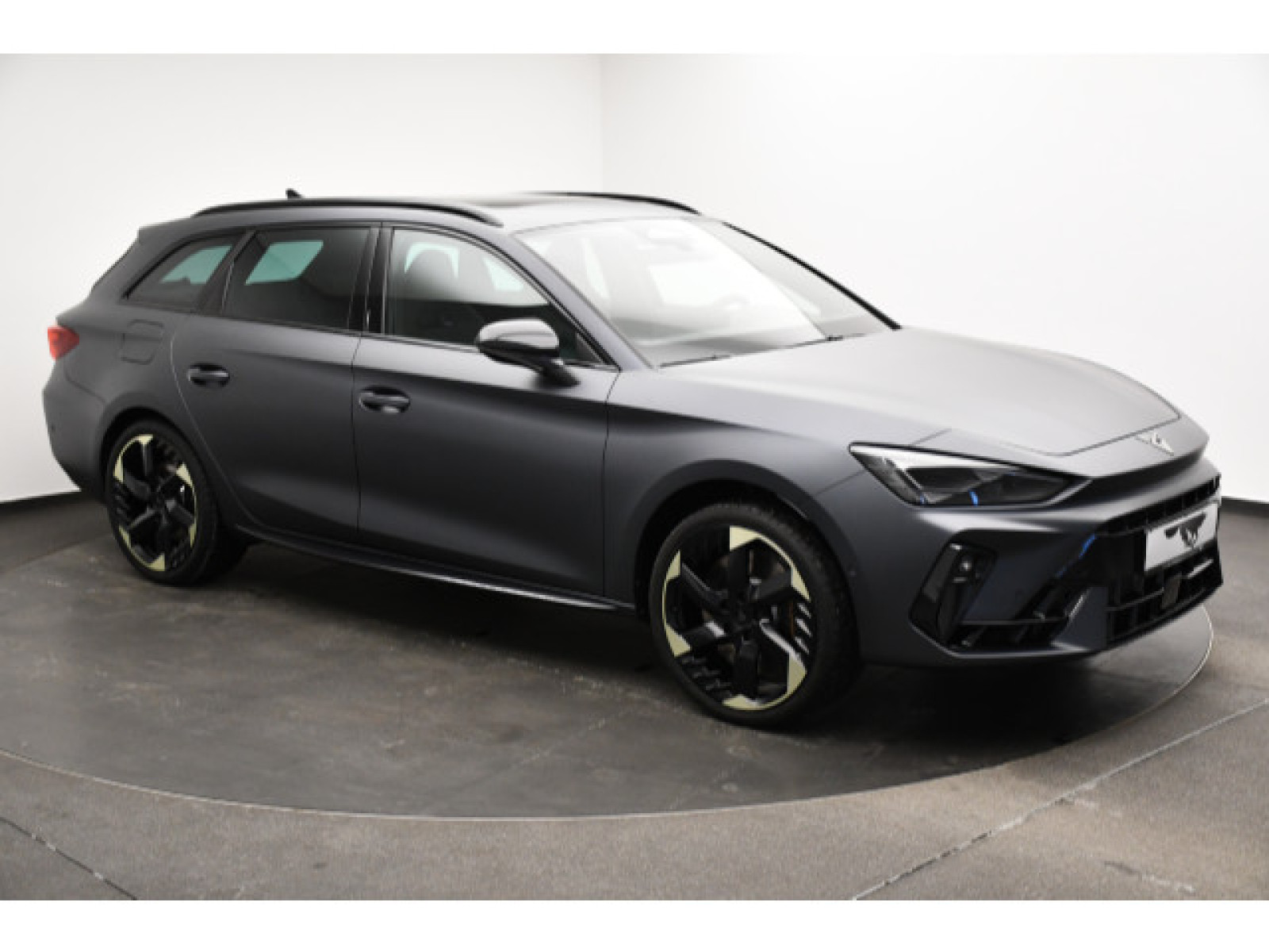 diagonal-frontansicht-aussen