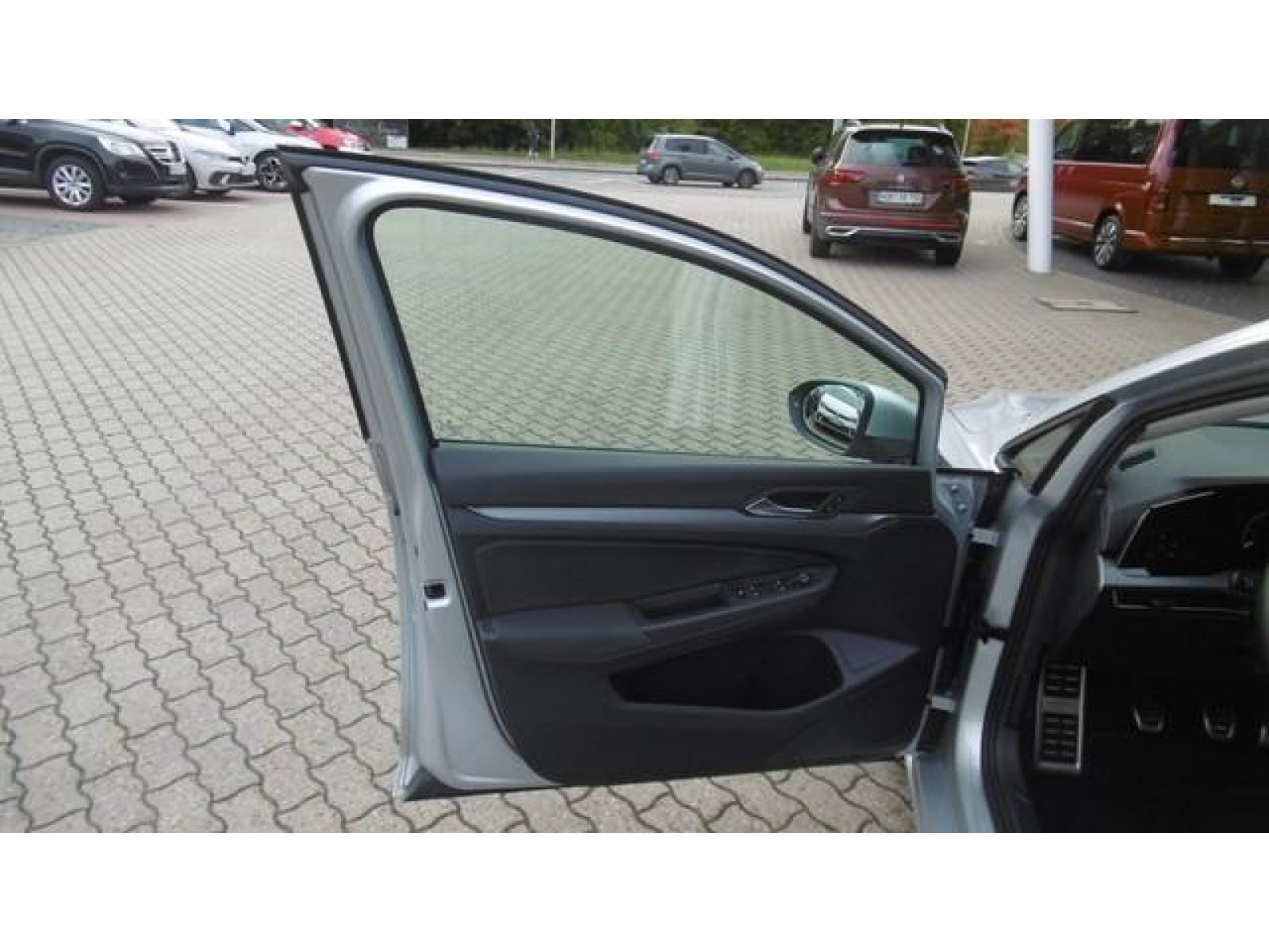 Volkswagen - Golf_12
