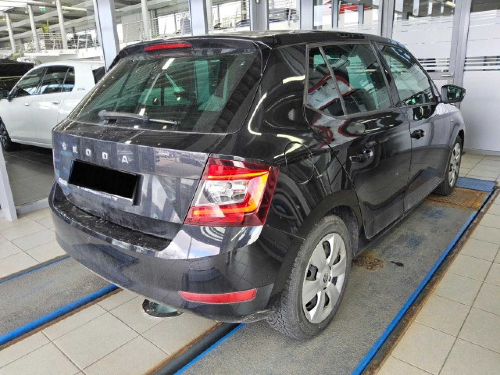 diagonalansicht-hinten-aussen