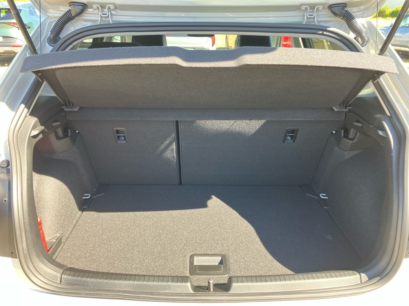 Volkswagen - Polo_17