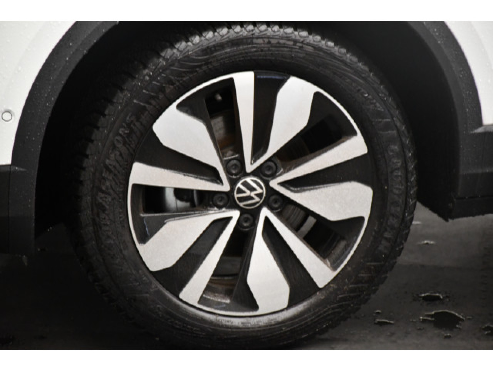 Volkswagen - T-Roc_13