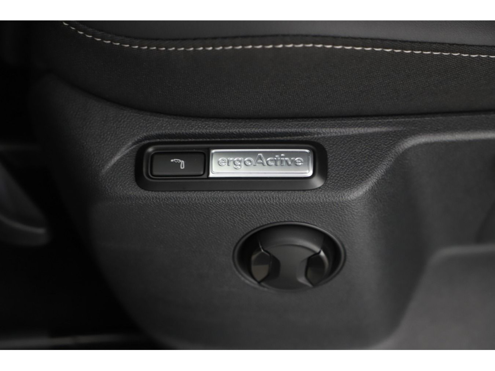 Volkswagen - T-Roc_8