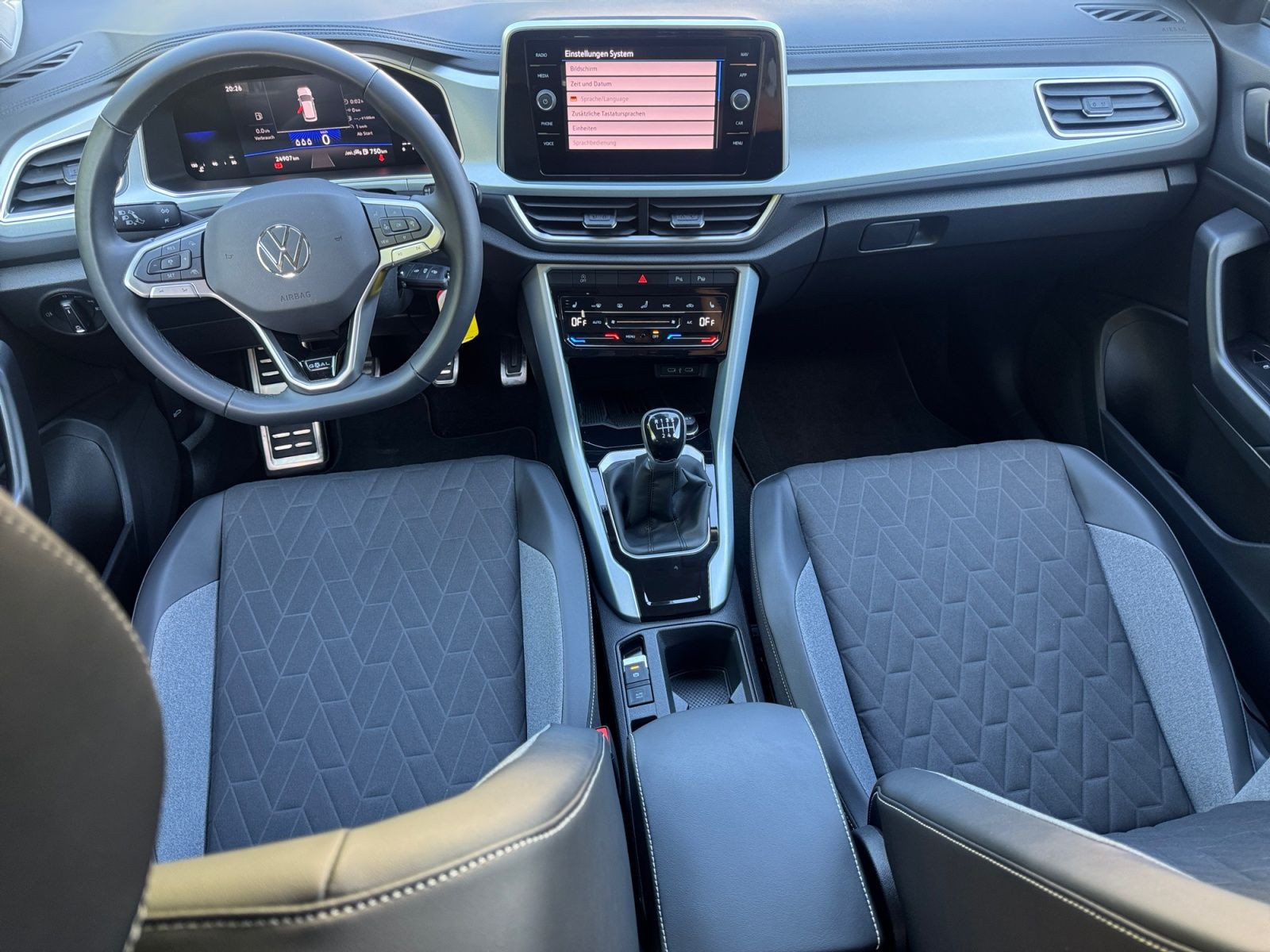 Volkswagen - T-Roc_11