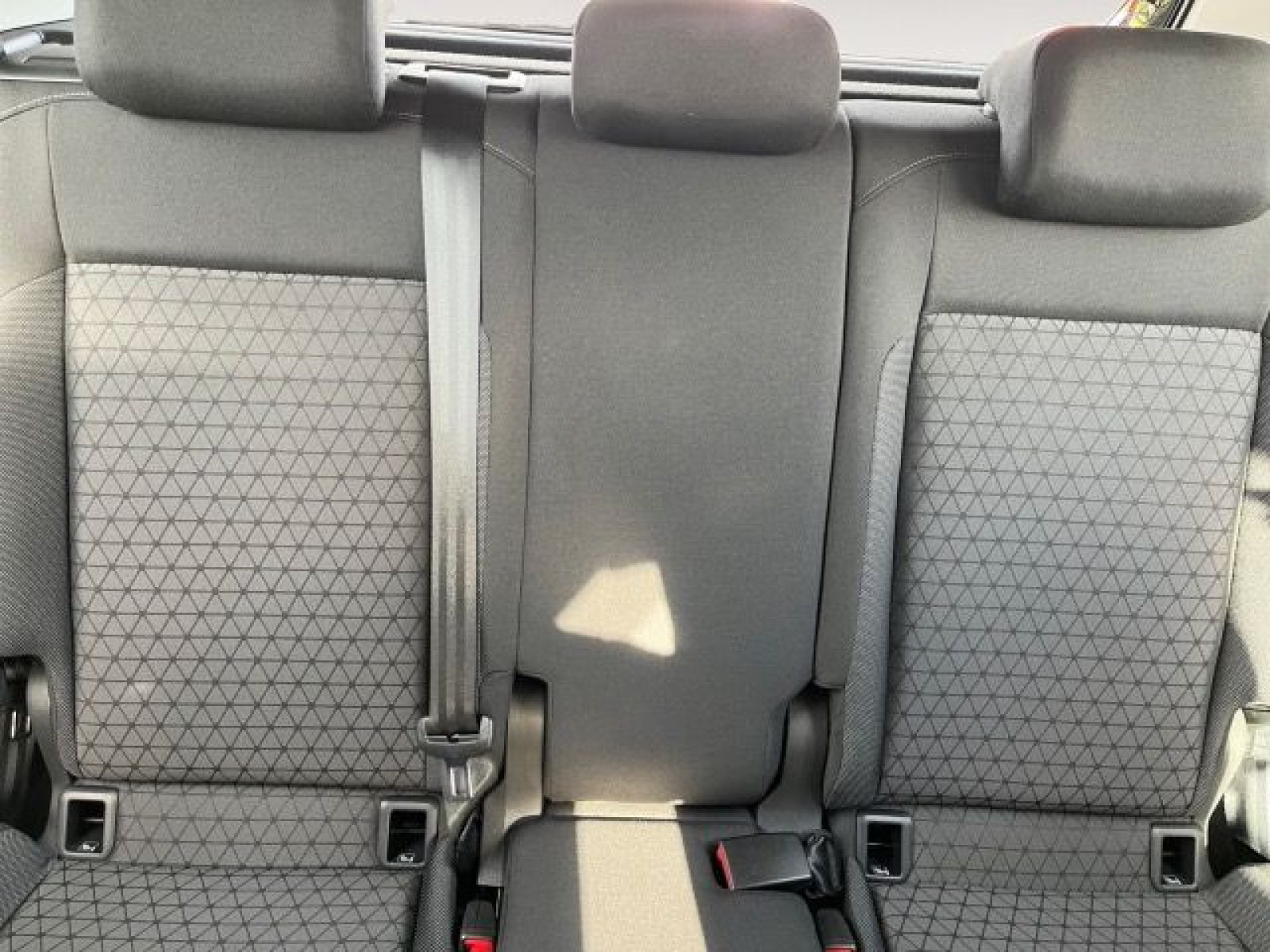 Volkswagen - T-Cross_13