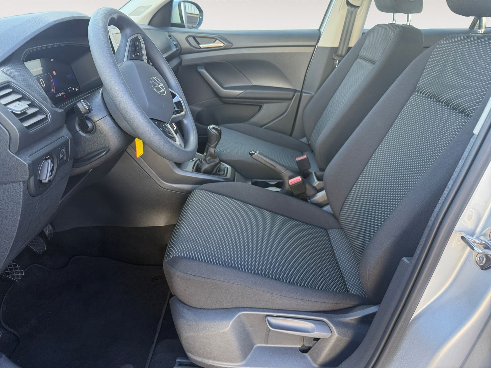 Volkswagen - T-Cross_12