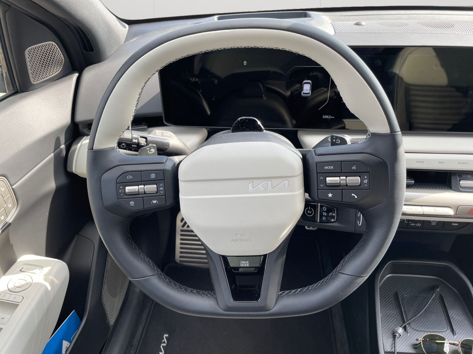 Kia - EV4_13