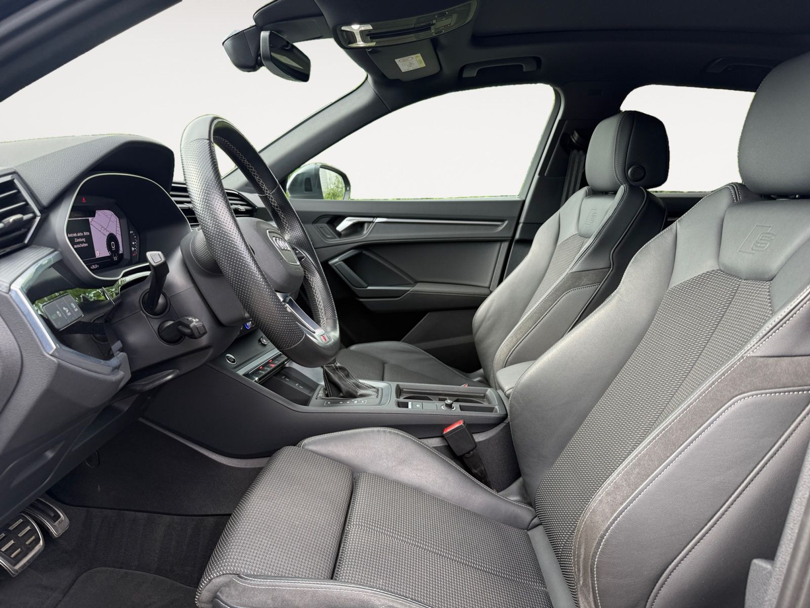 Audi - Q3_9