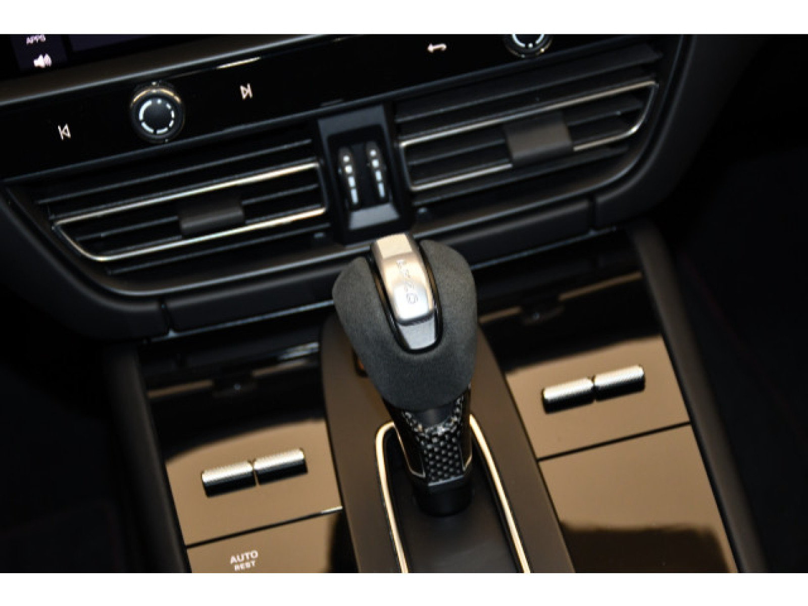 Porsche - Macan_6 Porsche - Macan_6
