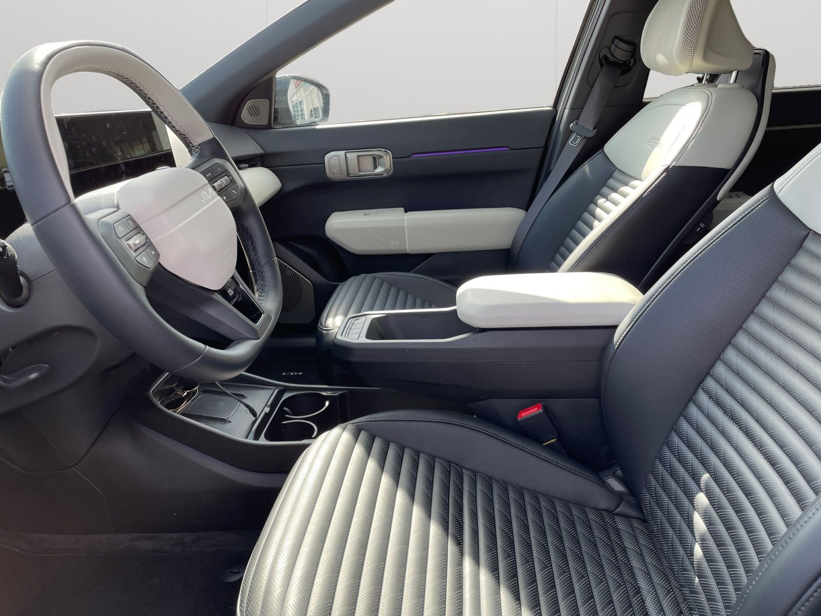 Kia - EV4_10