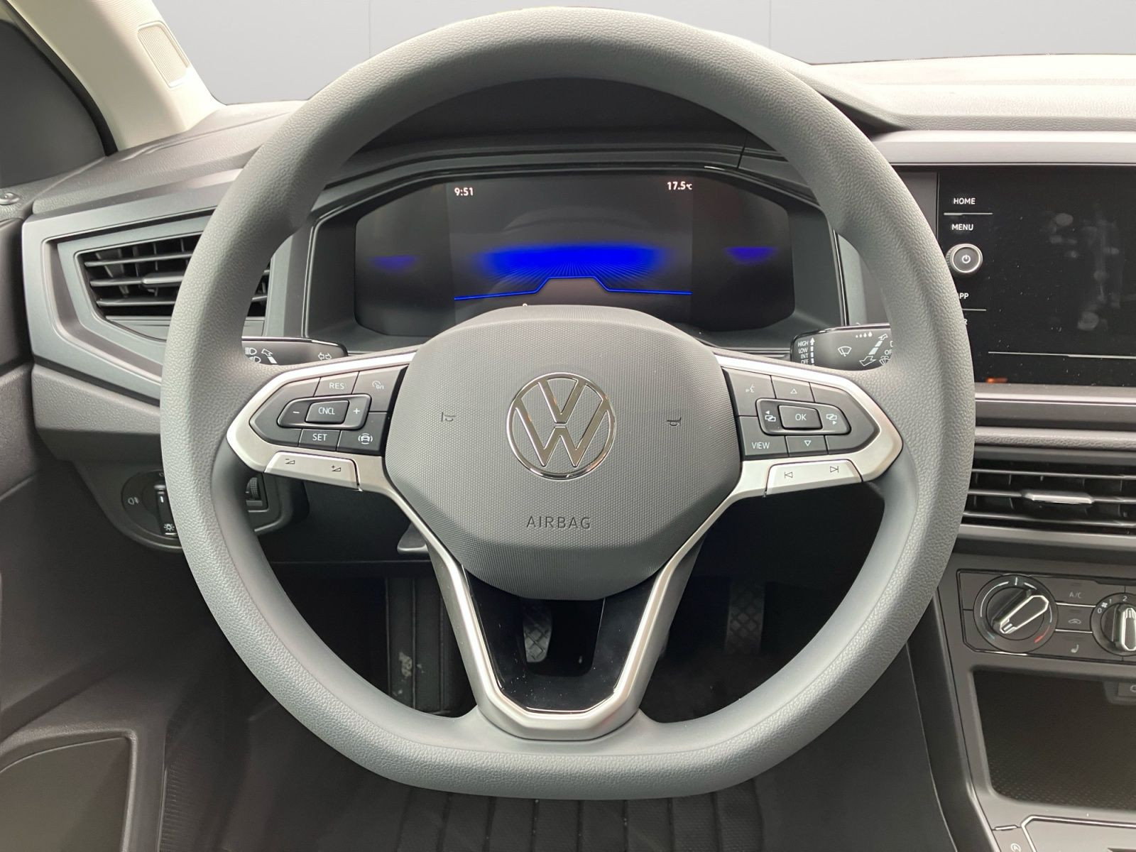 Volkswagen - Polo_12