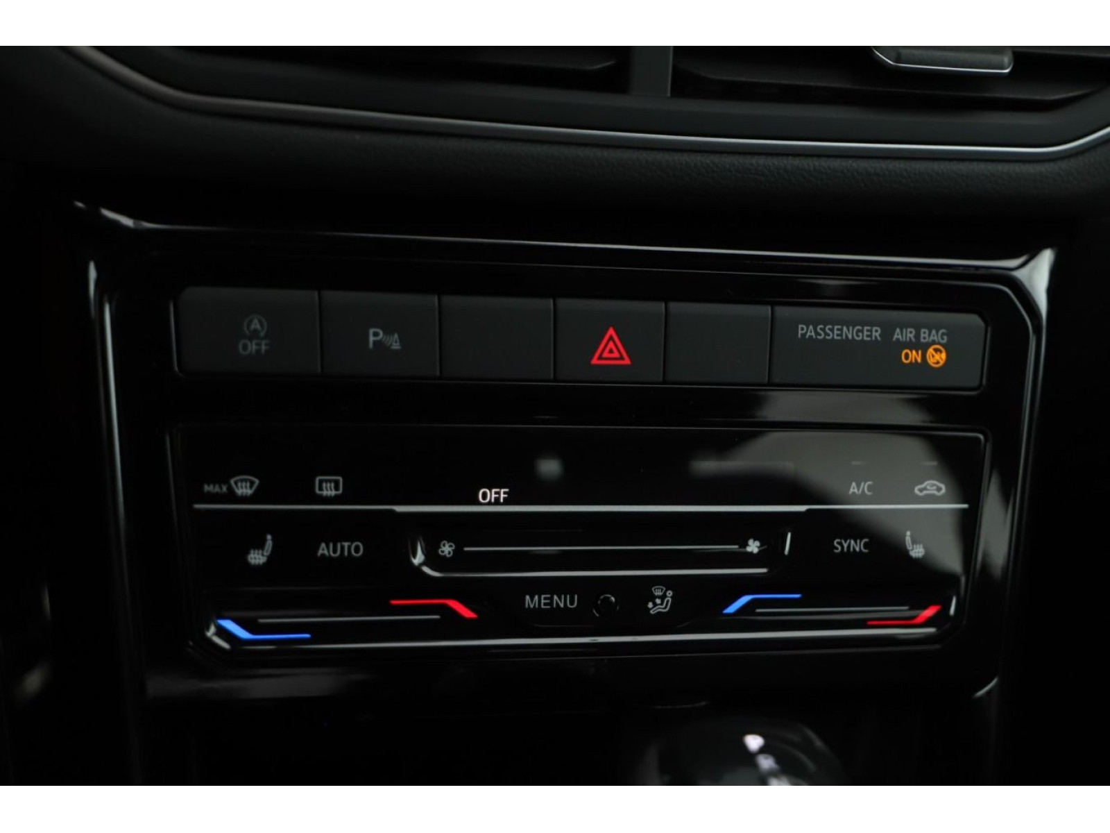 Volkswagen - T-Cross_11