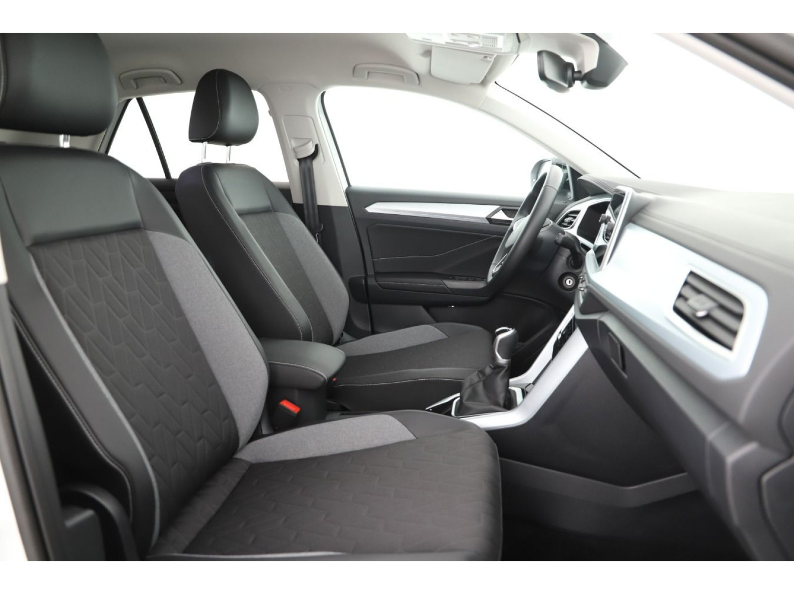 Volkswagen - T-Roc_7