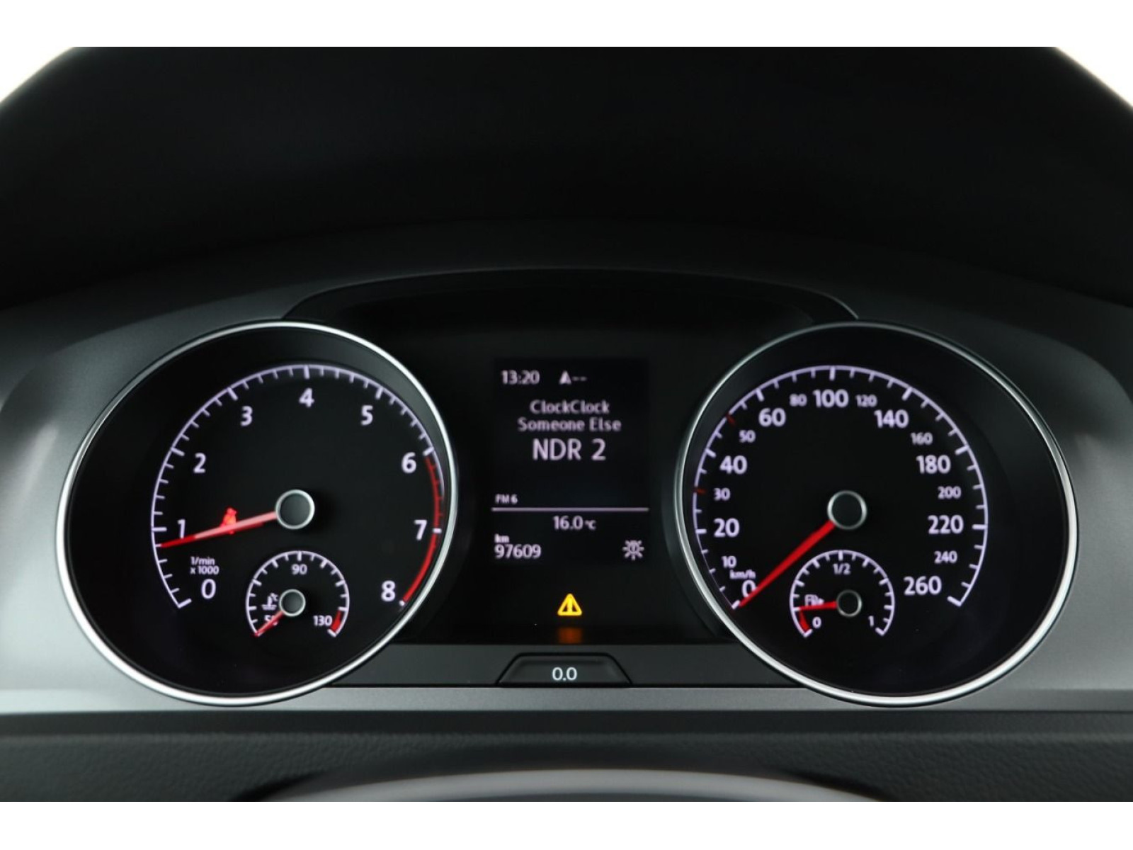 Volkswagen - Golf_9