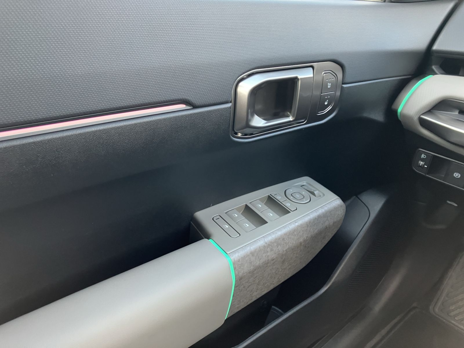 Kia - EV4_15