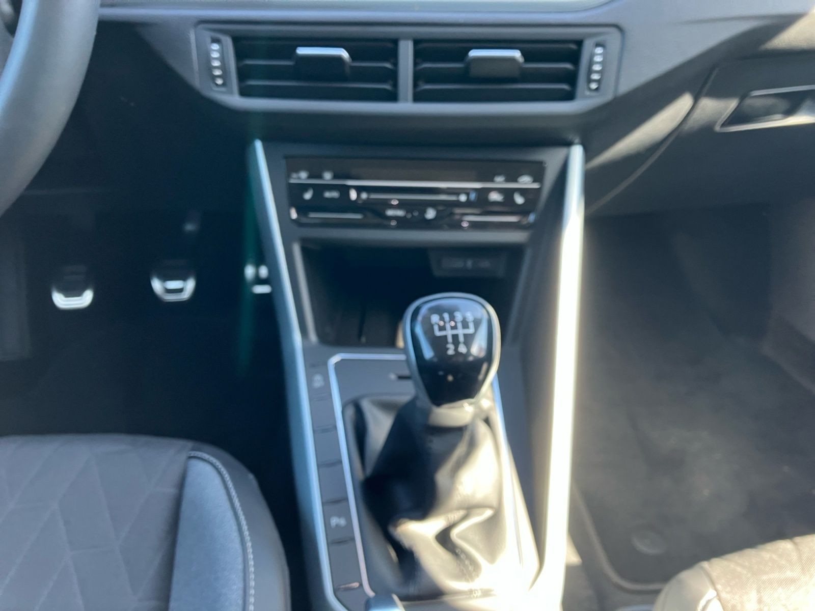 Volkswagen - Polo_12
