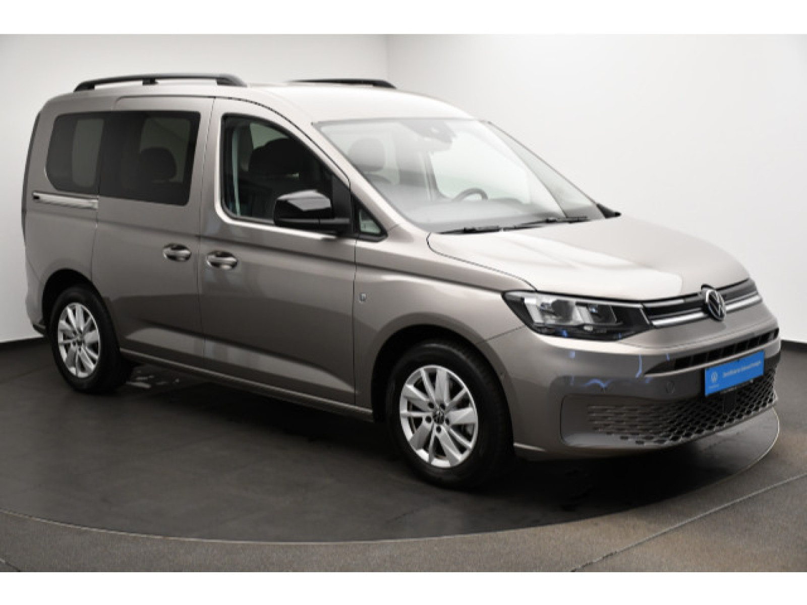 diagonal-frontansicht-aussen