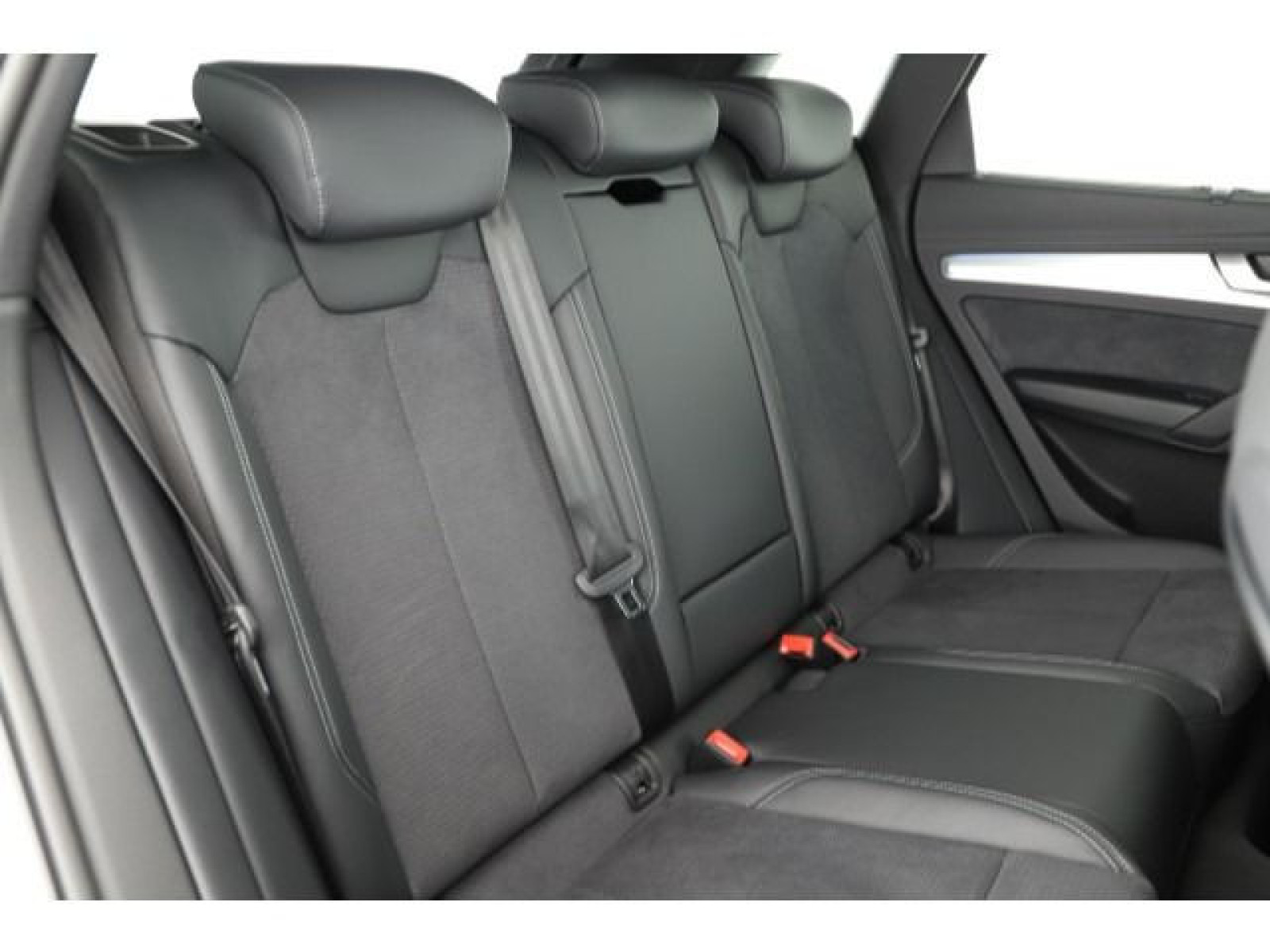 Audi - SQ5_10
