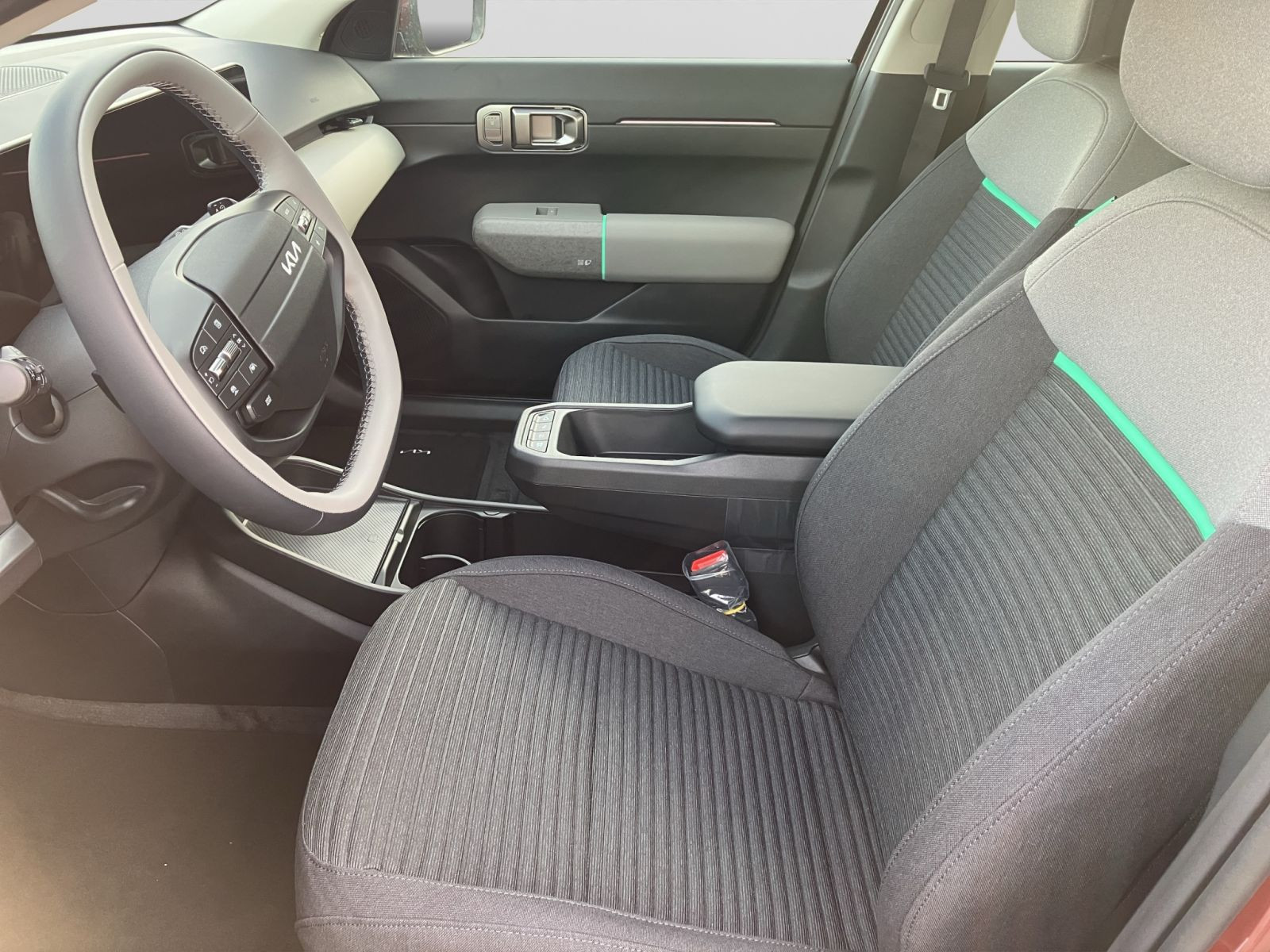 Kia - EV4_10
