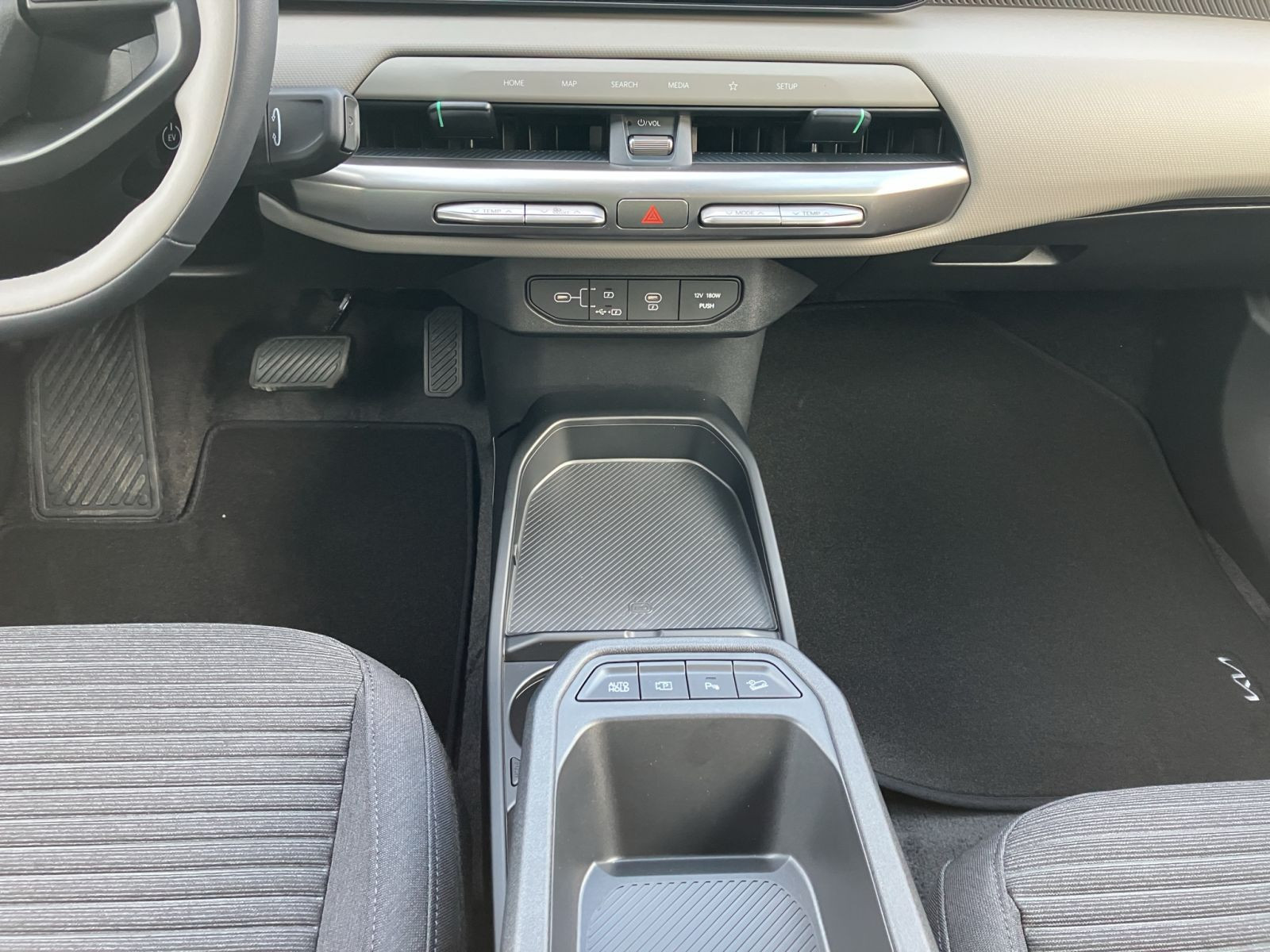 Kia - EV4_14