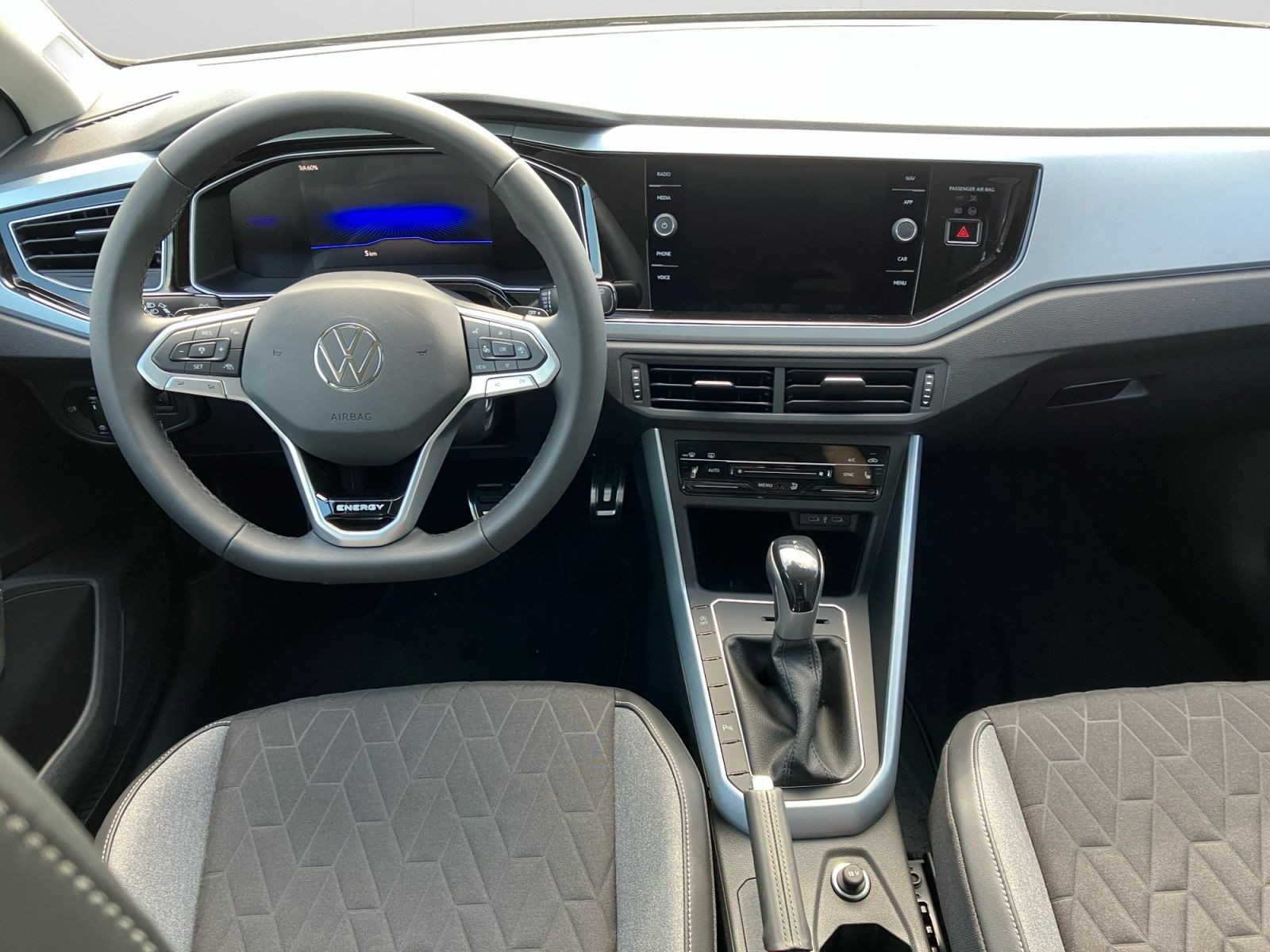 Volkswagen - Polo_11