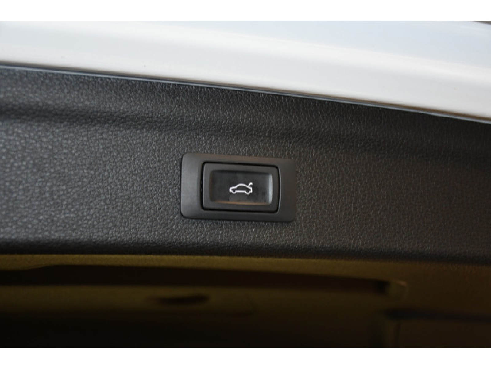 Audi - Q3_10