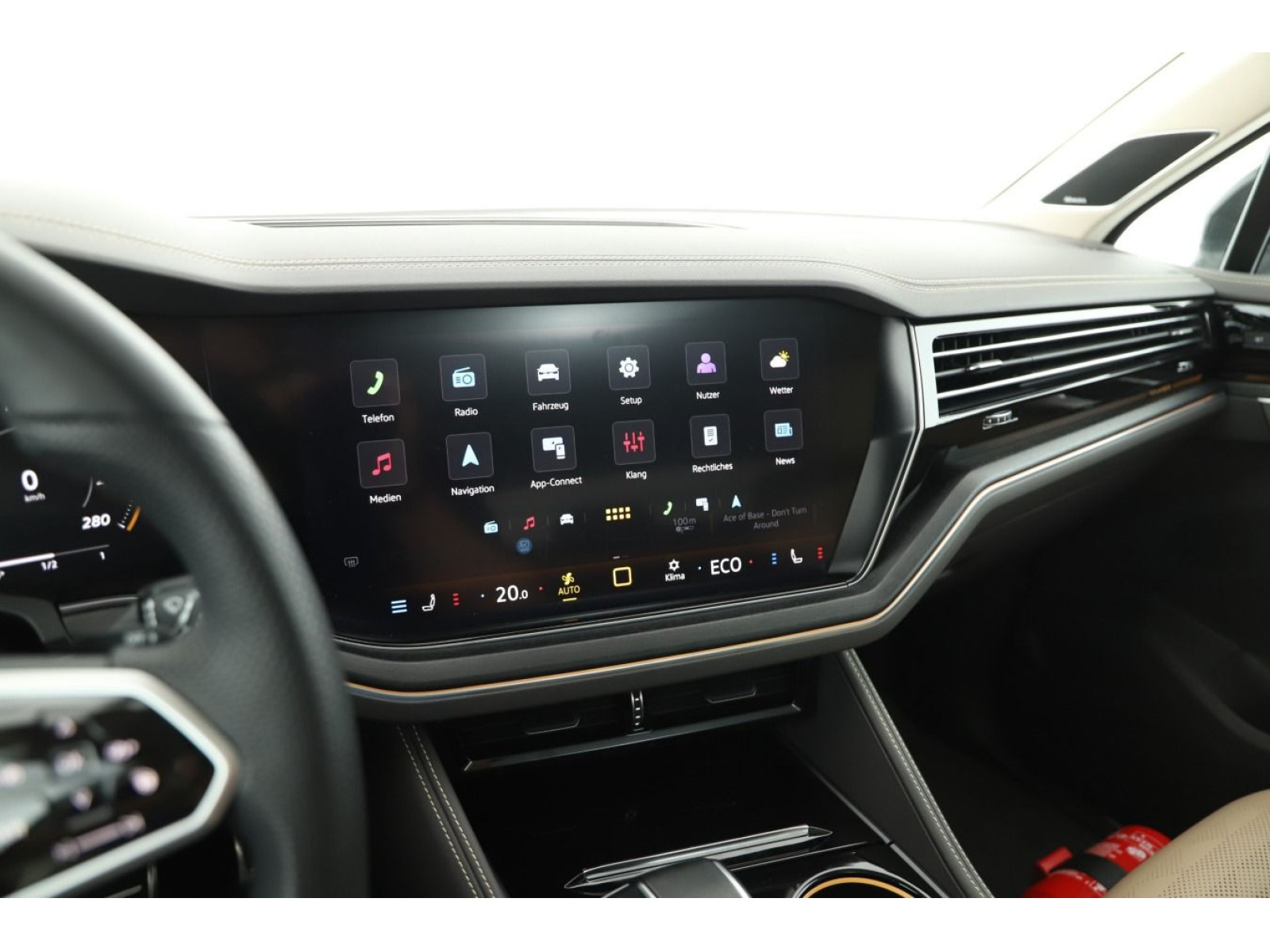 Volkswagen - Touareg_13