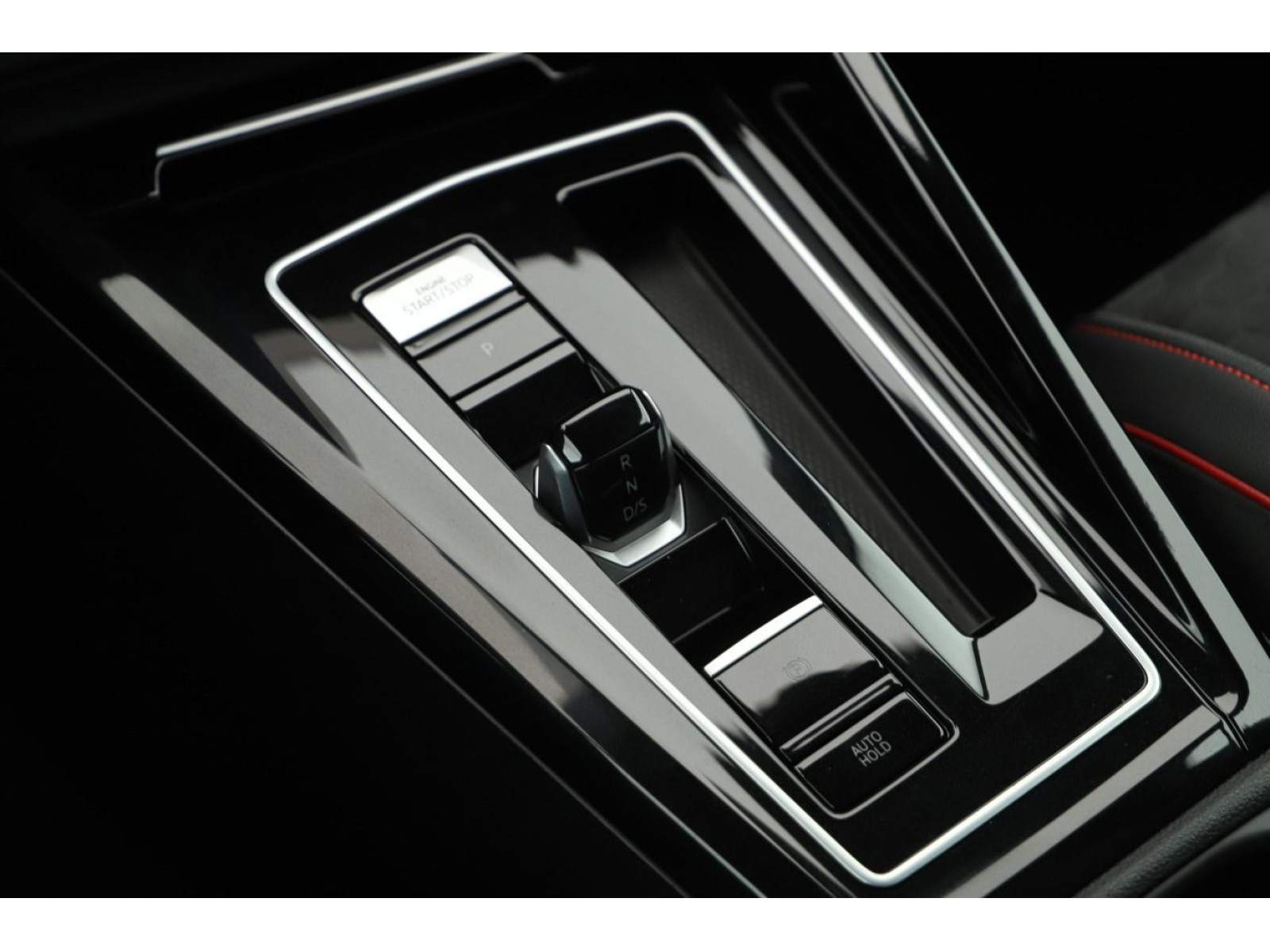 Volkswagen - Golf GTI_11