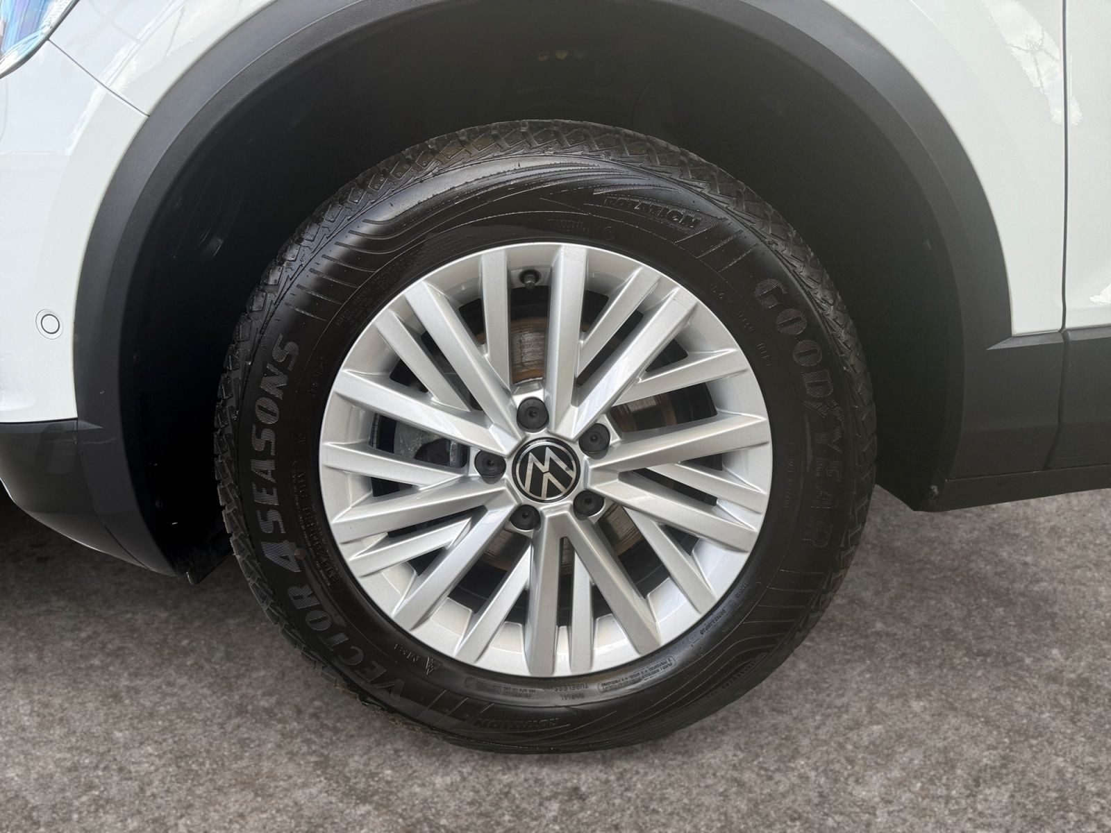 Volkswagen - T-Roc_15