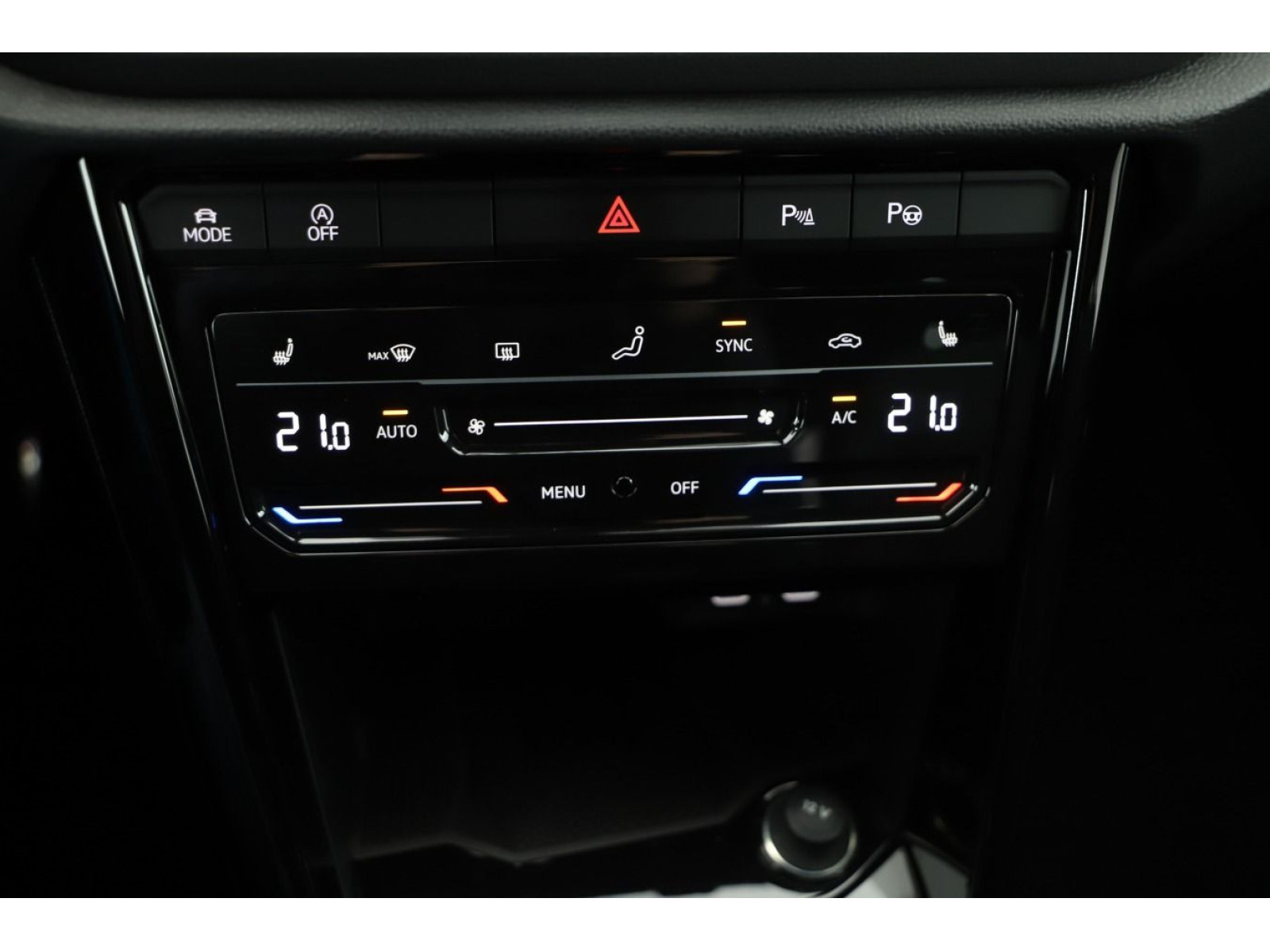 Volkswagen - T-Roc_12