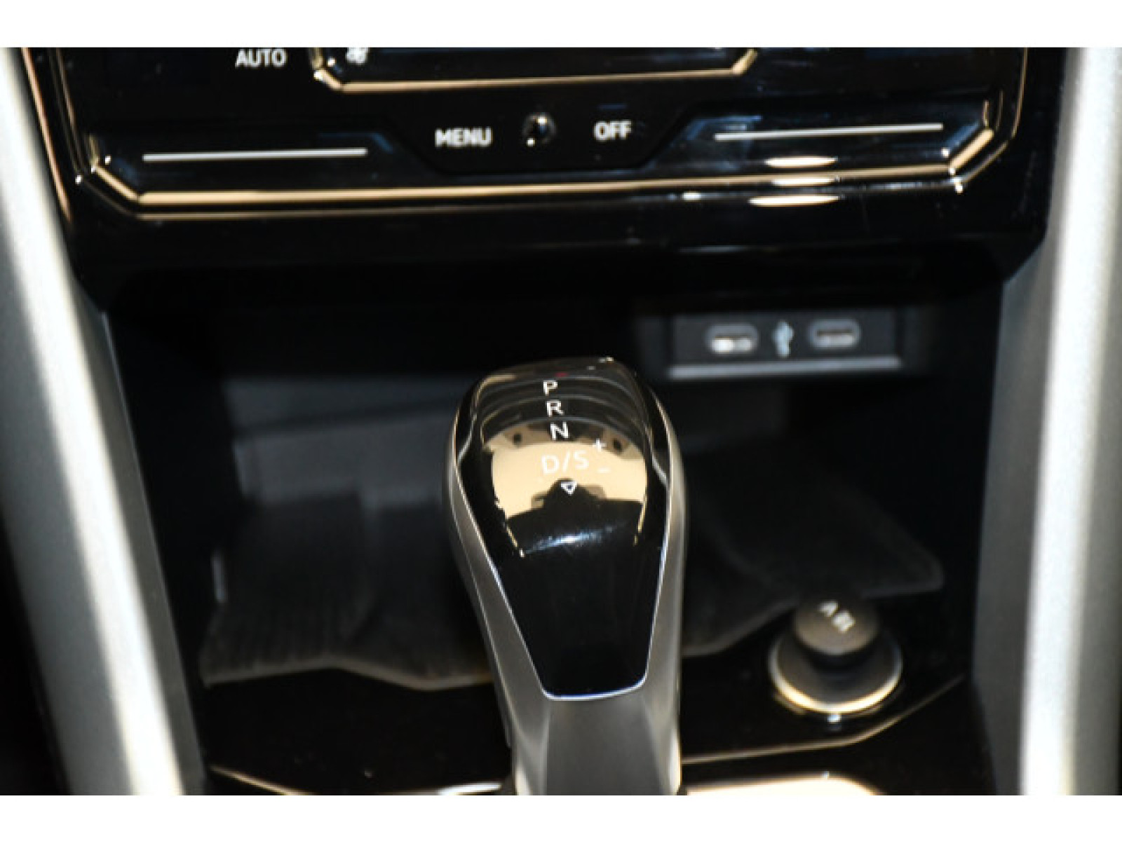 Volkswagen - T-Roc_7