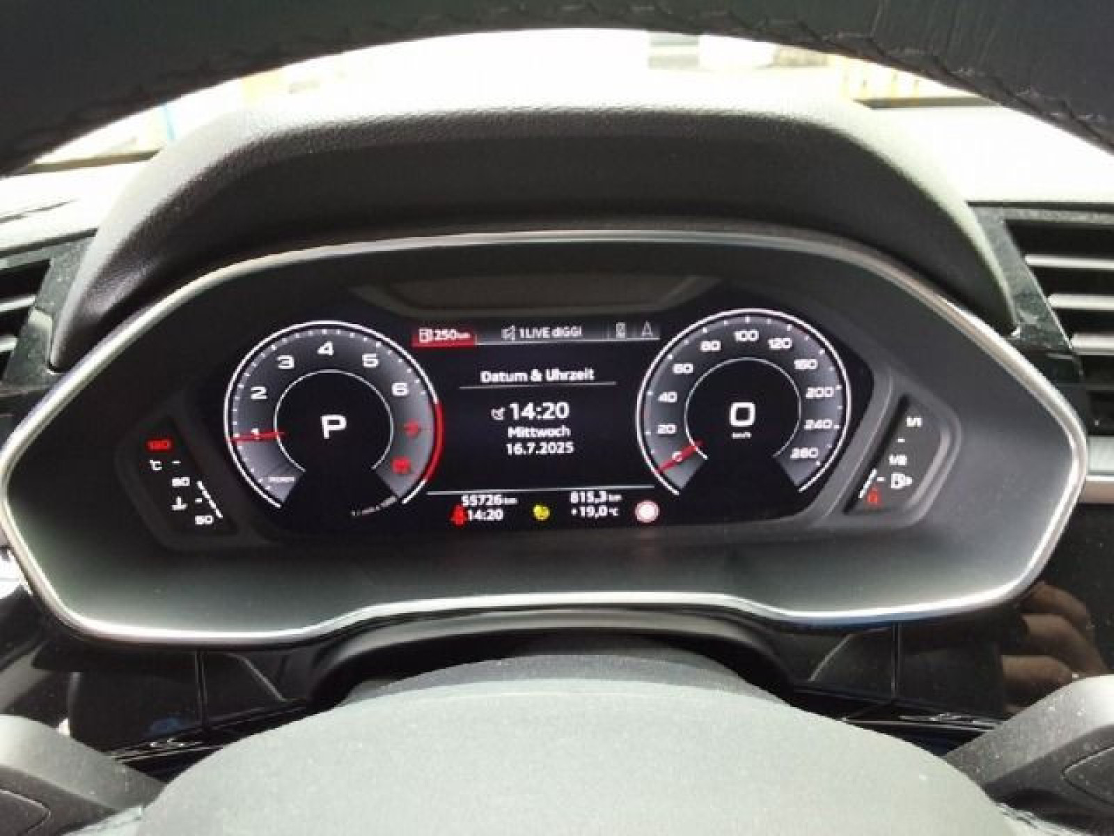 Audi - Q3_8