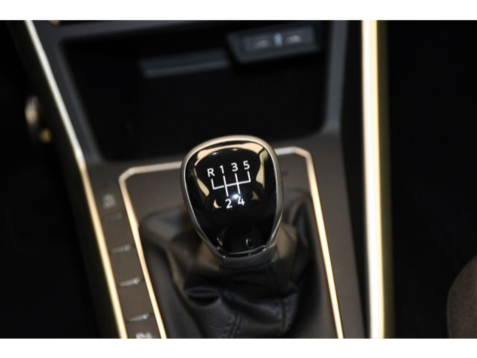 Volkswagen - Polo_6