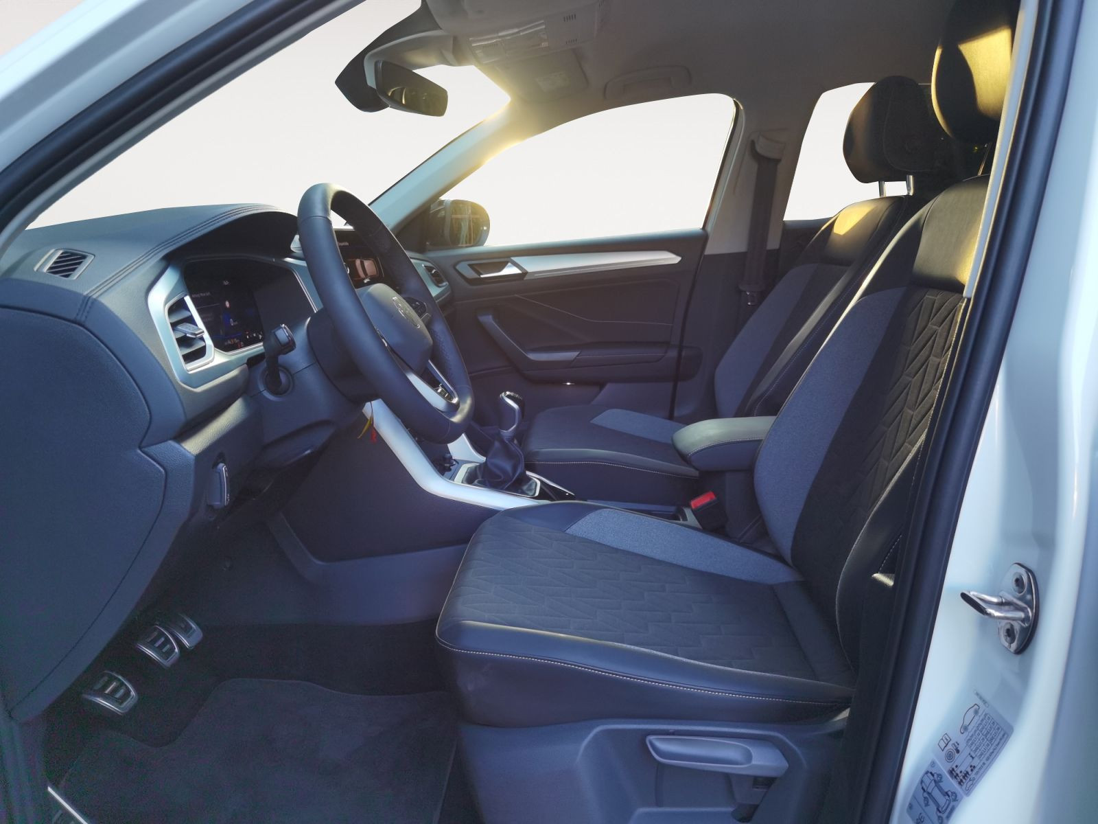 Volkswagen - T-Roc_10