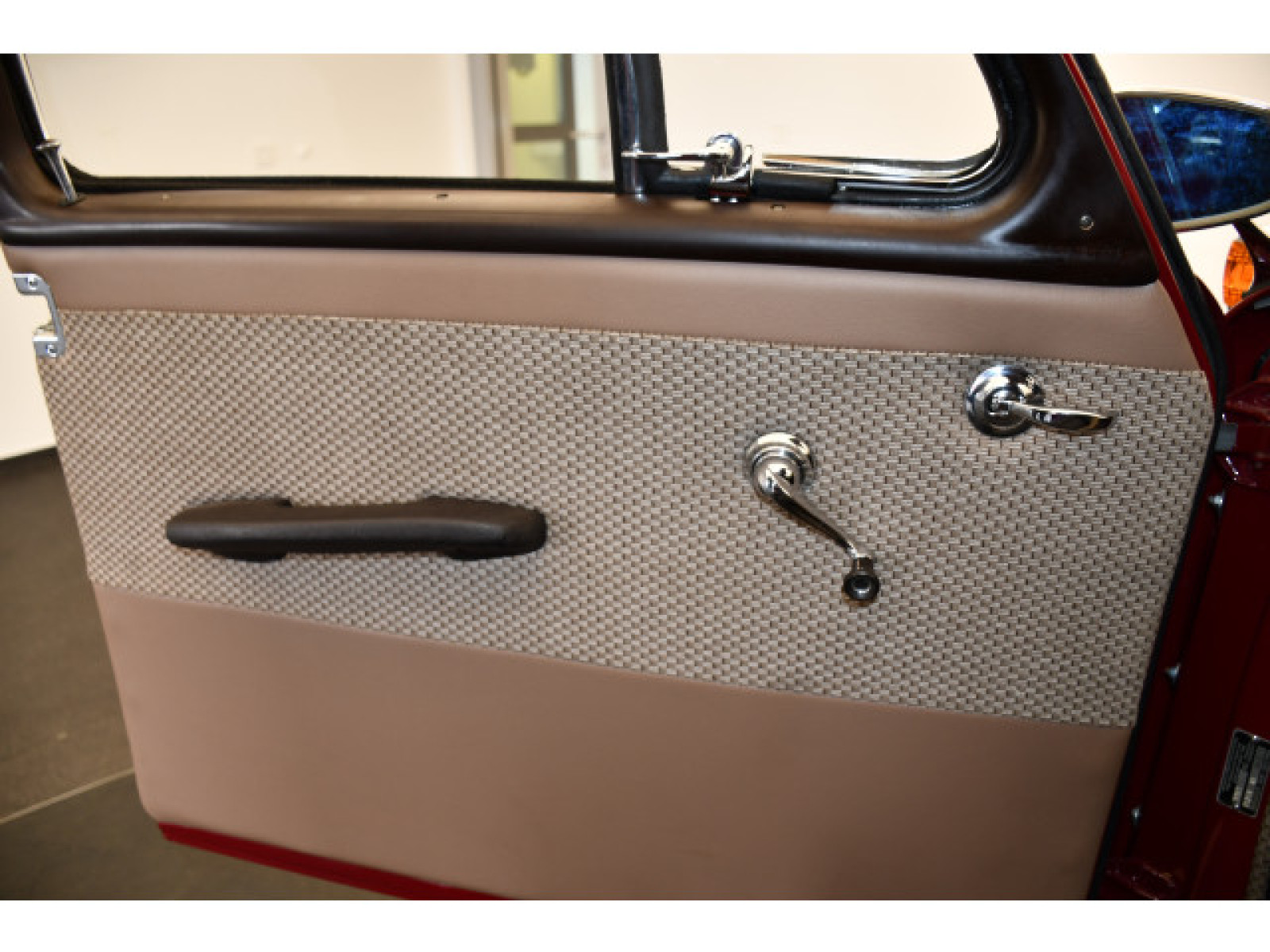 Mercedes-Benz - 190_10