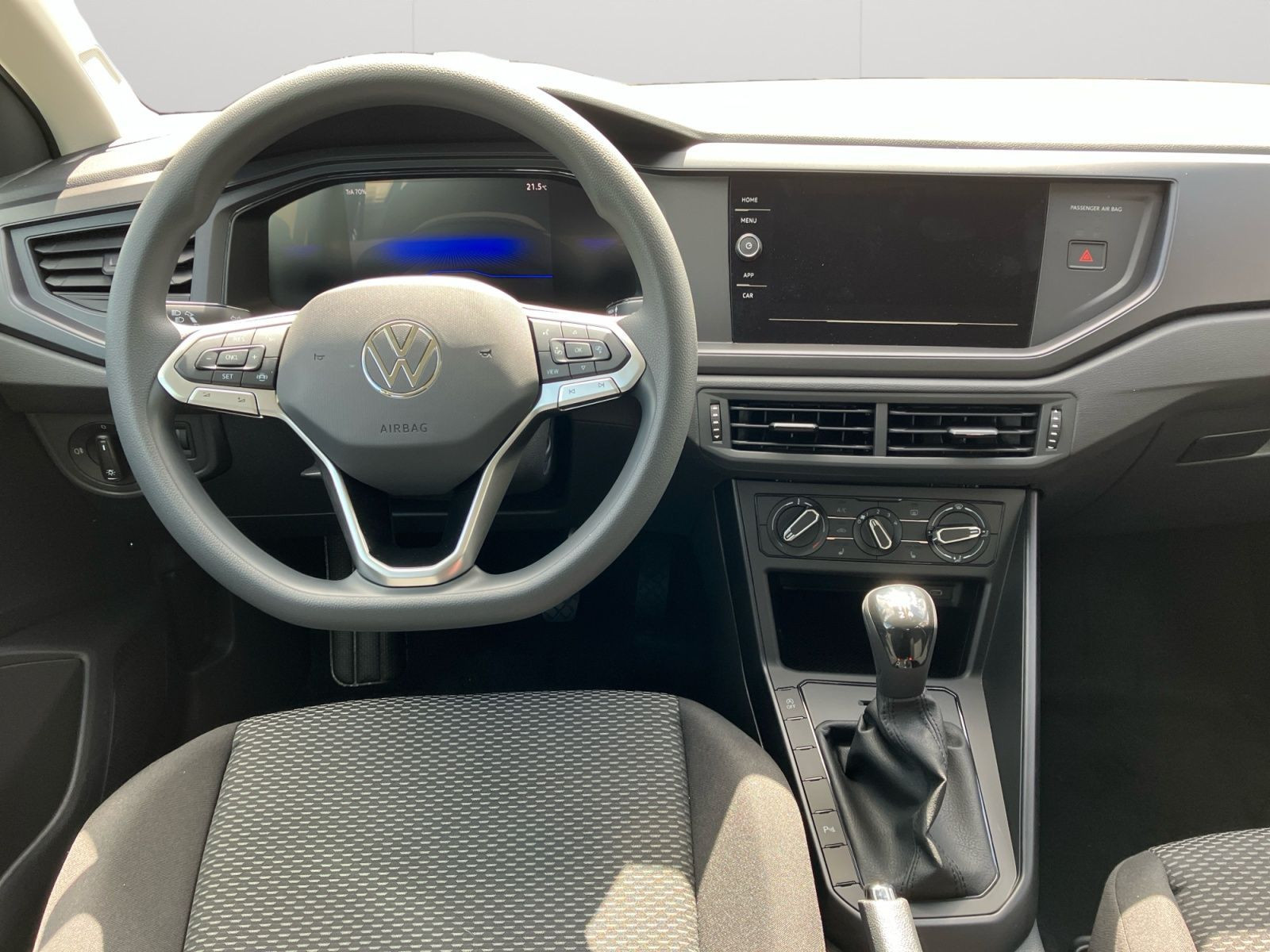 Volkswagen - Polo_11